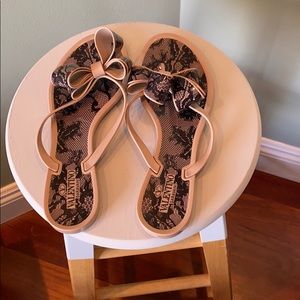 Lace flip flops